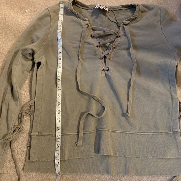 REVOLVE Pam & Gela Sage Side Split Sweatshirt S - Picture 8 of 10